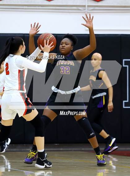 Thumbnail 2 in Lynwood vs. Harvard-Westlake (CIF-SS Open Playoff) photogallery.