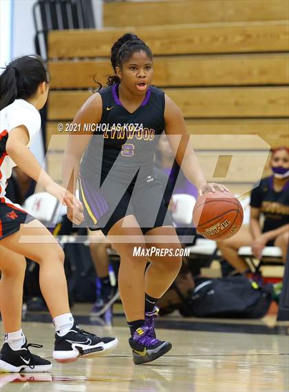 Thumbnail 2 in Lynwood vs. Harvard-Westlake (CIF-SS Open Playoff) photogallery.
