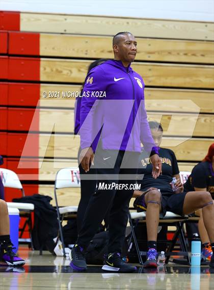 Thumbnail 3 in Lynwood vs. Harvard-Westlake (CIF-SS Open Playoff) photogallery.