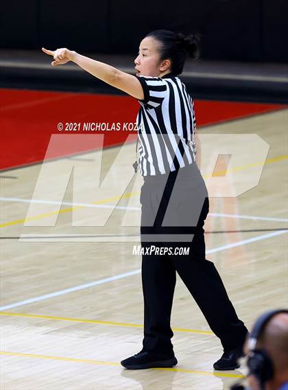 Thumbnail 2 in Lynwood vs. Harvard-Westlake (CIF-SS Open Playoff) photogallery.