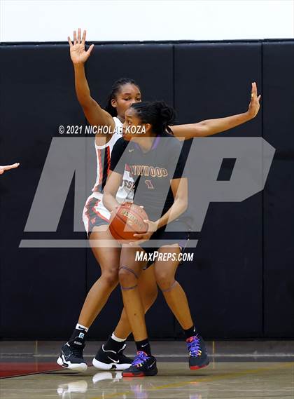 Thumbnail 1 in Lynwood vs. Harvard-Westlake (CIF-SS Open Playoff) photogallery.
