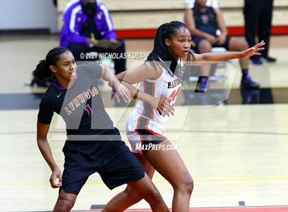 Thumbnail 1 in Lynwood vs. Harvard-Westlake (CIF-SS Open Playoff) photogallery.