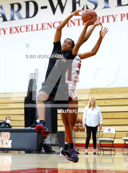 Thumbnail 2 in Lynwood vs. Harvard-Westlake (CIF-SS Open Playoff) photogallery.