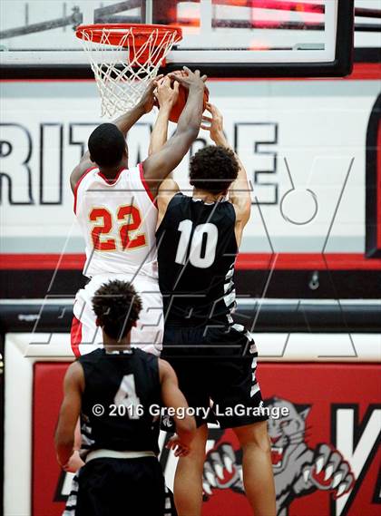 Thumbnail 2 in South Grand Prairie vs. Guyer photogallery.
