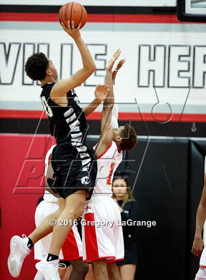 Thumbnail 3 in South Grand Prairie vs. Guyer photogallery.
