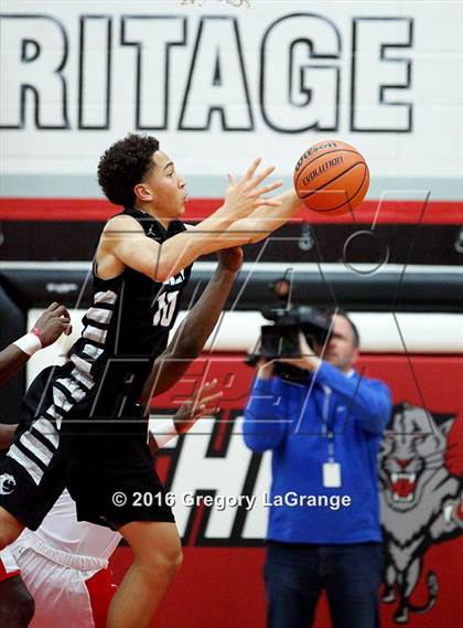 Thumbnail 2 in South Grand Prairie vs. Guyer photogallery.