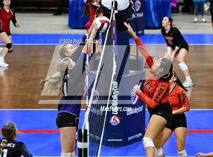 Thumbnail 3 in Lamar vs. Bayfield (CHSAA 3A 1st Round) photogallery.