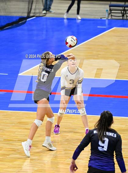 Thumbnail 2 in Lamar vs. Bayfield (CHSAA 3A 1st Round) photogallery.