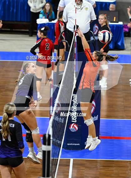 Thumbnail 3 in Lamar vs. Bayfield (CHSAA 3A 1st Round) photogallery.