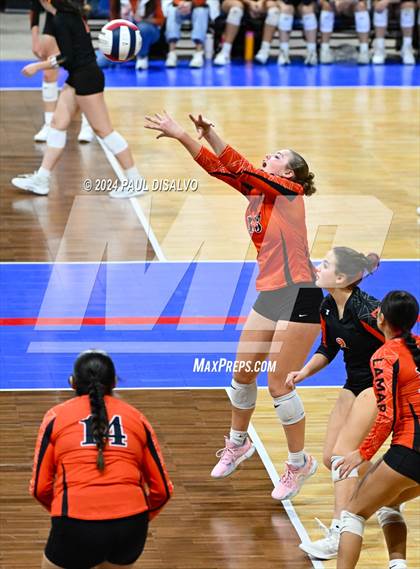 Thumbnail 2 in Lamar vs. Bayfield (CHSAA 3A 1st Round) photogallery.