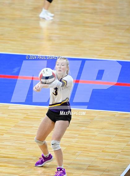 Thumbnail 2 in Lamar vs. Bayfield (CHSAA 3A 1st Round) photogallery.
