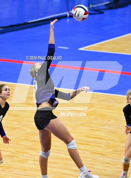 Thumbnail 2 in Lamar vs. Bayfield (CHSAA 3A 1st Round) photogallery.