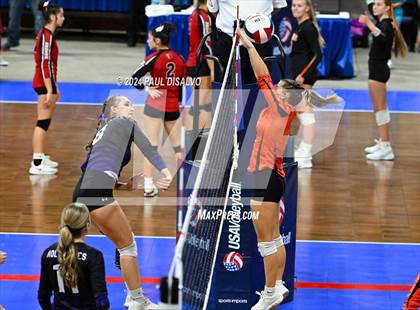 Thumbnail 2 in Lamar vs. Bayfield (CHSAA 3A 1st Round) photogallery.