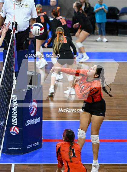 Thumbnail 2 in Lamar vs. Bayfield (CHSAA 3A 1st Round) photogallery.