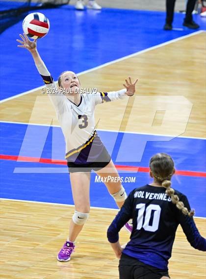 Thumbnail 3 in Lamar vs. Bayfield (CHSAA 3A 1st Round) photogallery.