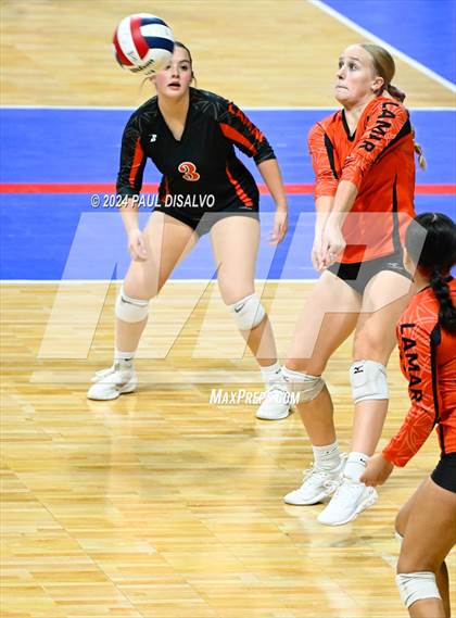 Thumbnail 2 in Lamar vs. Bayfield (CHSAA 3A 1st Round) photogallery.