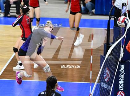 Thumbnail 3 in Lamar vs. Bayfield (CHSAA 3A 1st Round) photogallery.