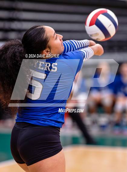 Thumbnail 2 in Orem vs. Dixie (UHSAA 4A Second Round) photogallery.