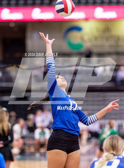 Thumbnail 2 in Orem vs. Dixie (UHSAA 4A Second Round) photogallery.