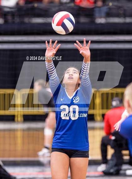 Thumbnail 1 in Orem vs. Dixie (UHSAA 4A Second Round) photogallery.