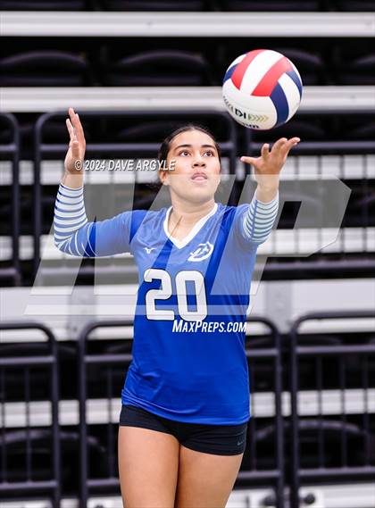 Thumbnail 2 in Orem vs. Dixie (UHSAA 4A Second Round) photogallery.