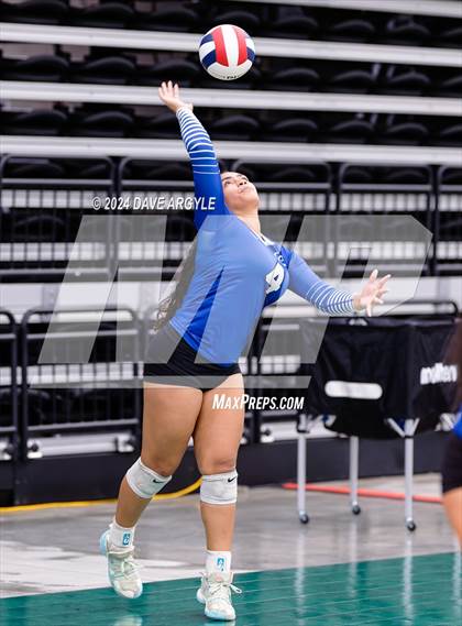Thumbnail 1 in Orem vs. Dixie (UHSAA 4A Second Round) photogallery.