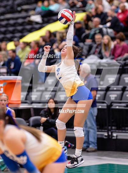 Thumbnail 2 in Orem vs. Dixie (UHSAA 4A Second Round) photogallery.