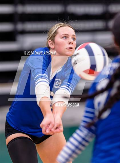 Thumbnail 1 in Orem vs. Dixie (UHSAA 4A Second Round) photogallery.