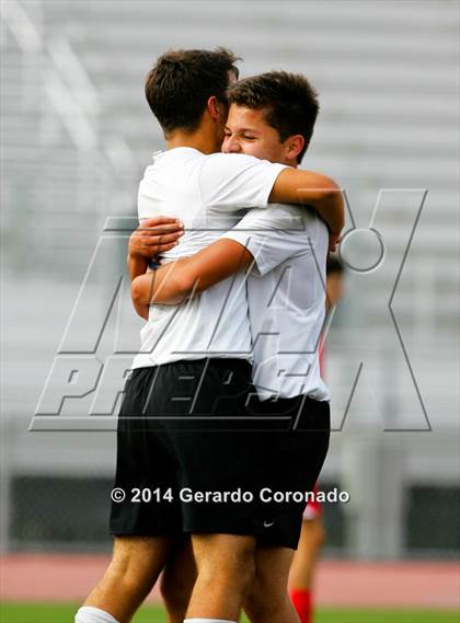 Thumbnail 3 in Ripon Christian vs Sacramento Country Day (CIF SJS D7 Final) photogallery.
