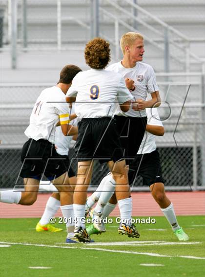 Thumbnail 2 in Ripon Christian vs Sacramento Country Day (CIF SJS D7 Final) photogallery.