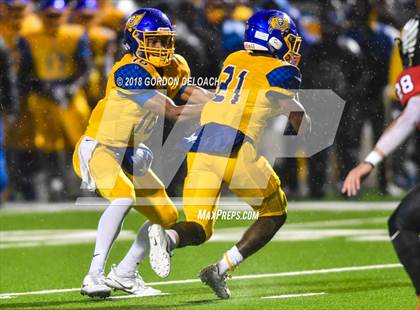 Thumbnail 1 in La Vega vs. Argyle (UIL 4A Quarterfinal) photogallery.