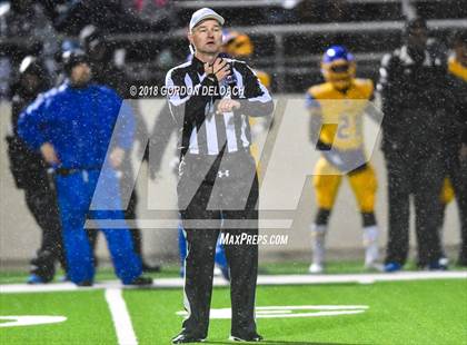 Thumbnail 3 in La Vega vs. Argyle (UIL 4A Quarterfinal) photogallery.