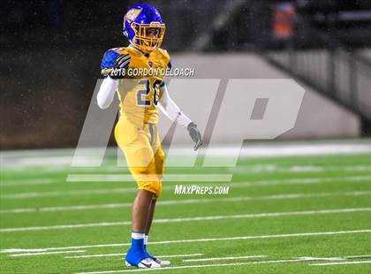 Thumbnail 1 in La Vega vs. Argyle (UIL 4A Quarterfinal) photogallery.