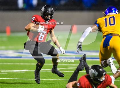 Thumbnail 3 in La Vega vs. Argyle (UIL 4A Quarterfinal) photogallery.