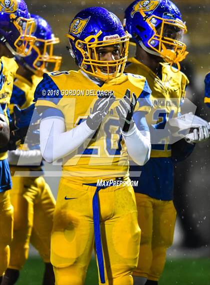 Thumbnail 3 in La Vega vs. Argyle (UIL 4A Quarterfinal) photogallery.