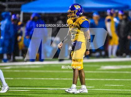 Thumbnail 1 in La Vega vs. Argyle (UIL 4A Quarterfinal) photogallery.