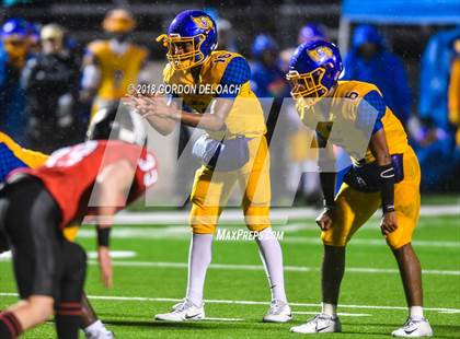 Thumbnail 2 in La Vega vs. Argyle (UIL 4A Quarterfinal) photogallery.