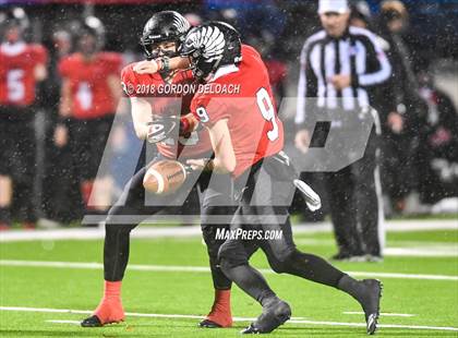 Thumbnail 3 in La Vega vs. Argyle (UIL 4A Quarterfinal) photogallery.