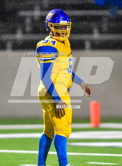 Thumbnail 3 in La Vega vs. Argyle (UIL 4A Quarterfinal) photogallery.