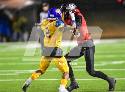 Thumbnail 1 in La Vega vs. Argyle (UIL 4A Quarterfinal) photogallery.