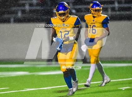 Thumbnail 1 in La Vega vs. Argyle (UIL 4A Quarterfinal) photogallery.