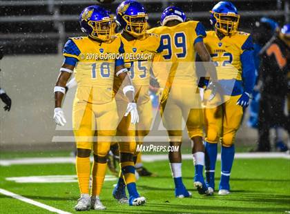 Thumbnail 1 in La Vega vs. Argyle (UIL 4A Quarterfinal) photogallery.