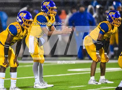 Thumbnail 1 in La Vega vs. Argyle (UIL 4A Quarterfinal) photogallery.