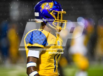 Thumbnail 3 in La Vega vs. Argyle (UIL 4A Quarterfinal) photogallery.