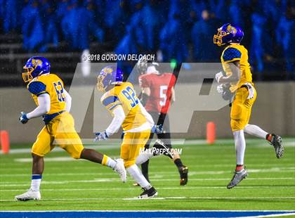 Thumbnail 1 in La Vega vs. Argyle (UIL 4A Quarterfinal) photogallery.