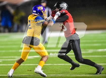 Thumbnail 2 in La Vega vs. Argyle (UIL 4A Quarterfinal) photogallery.