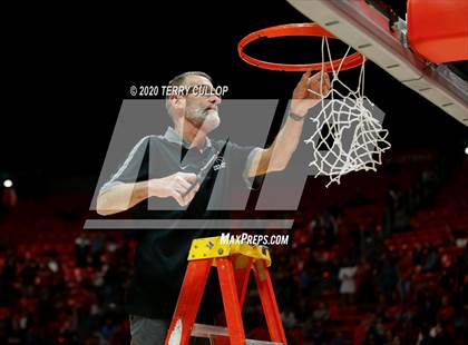 Thumbnail 2 in Springville vs. Highland (UHSAA 5A Final) photogallery.