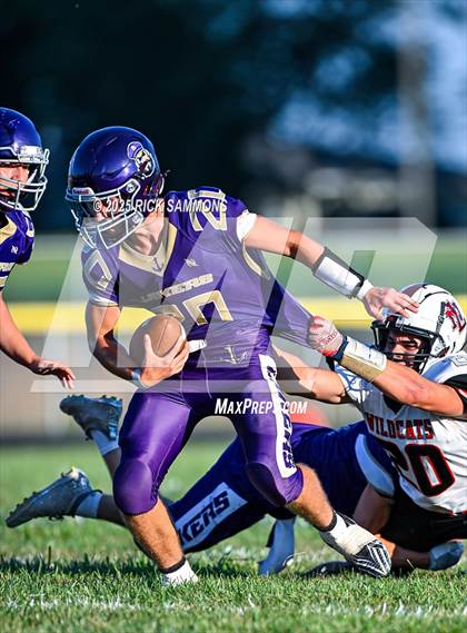 Thumbnail 1 in New London @ Millersport photogallery.
