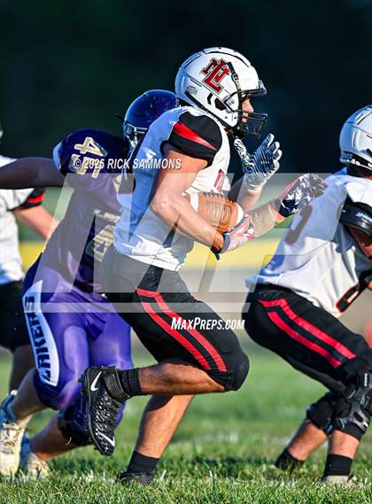 Thumbnail 1 in New London @ Millersport photogallery.