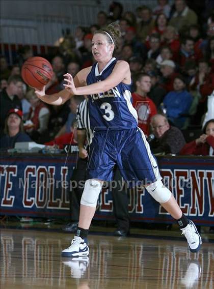 Thumbnail 3 in Regis Jesuit @ Mullen photogallery.